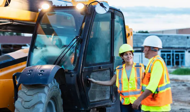 conducteurs d'engins de chantier roumains