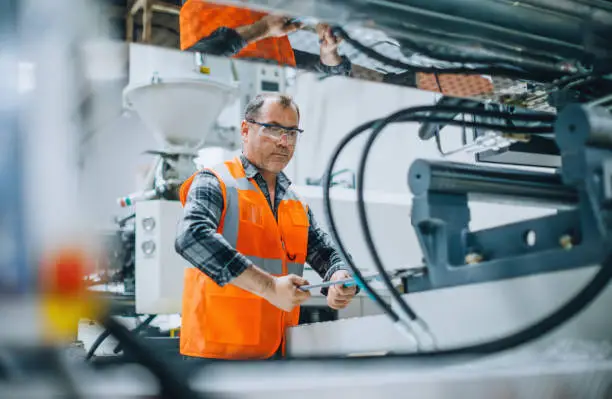 Opérateurs CNC Roumains