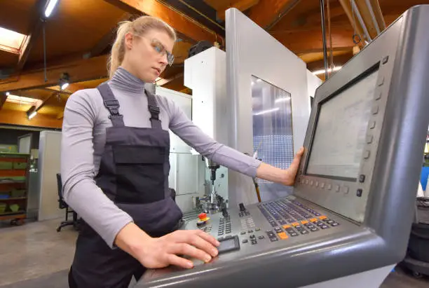 Opérateurs CNC Roumains