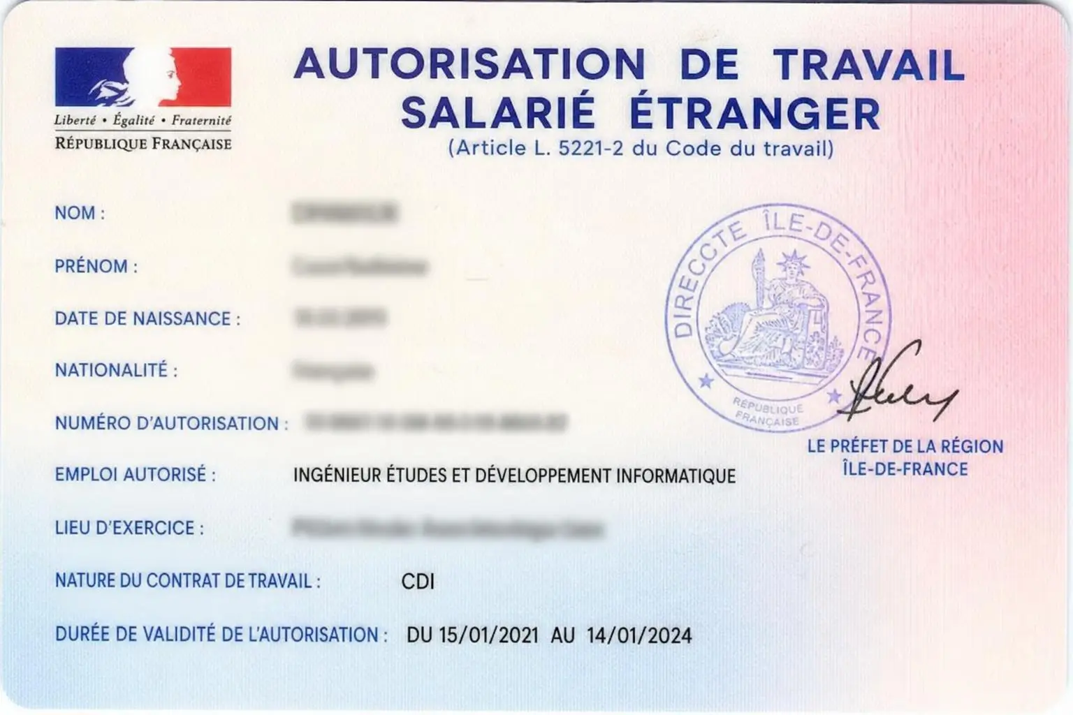 Carte d’autorisation de travail salarié étranger avec détails personnels et sceau officiel, indiquant le métier et la durée de validité. Demande d'autorisation de travail pour un salarié étranger en France.